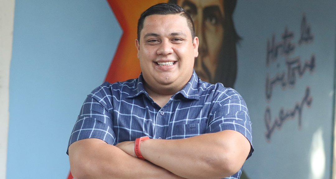 Carlos Martínez Parrilla, periodista deportivo en la UNAN-Managua.