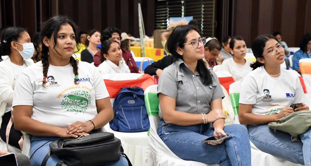 Estudiantes y docentes de la UNAN-Managua estuvieron presentes en la feria