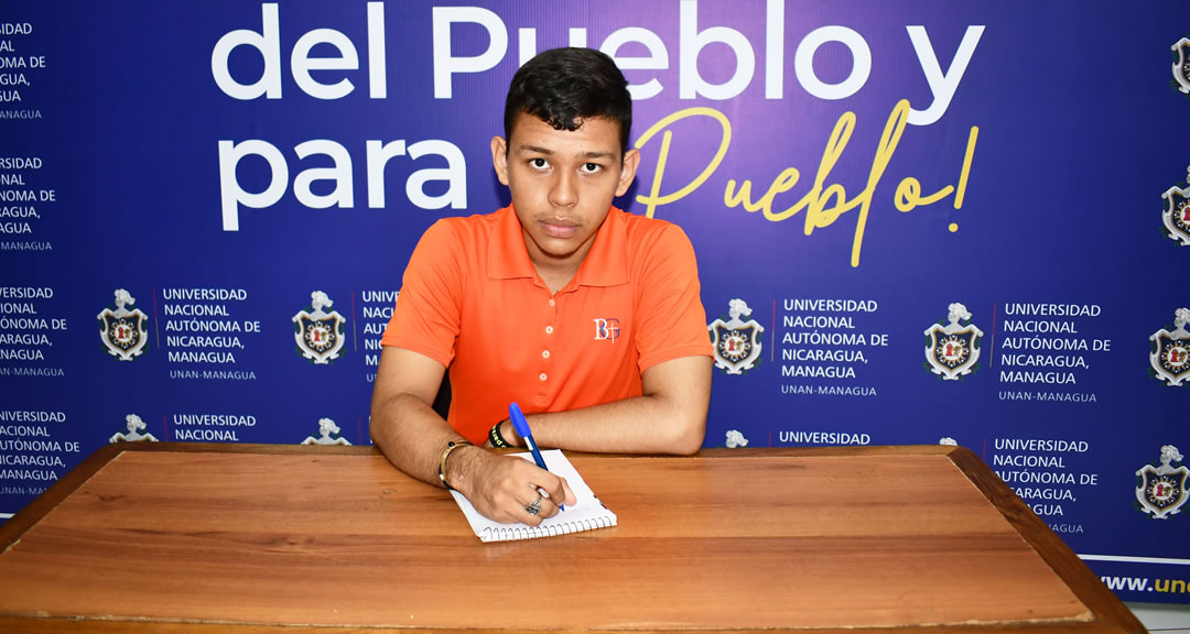 Farid López el joven que comprobó su pasión por las matemáticas moviendo alfiles y peones y ganando con jaque mate