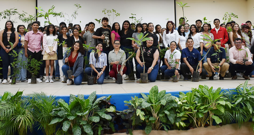 Comunidad universitaria celebra Día Internacional de la Madre Tierra