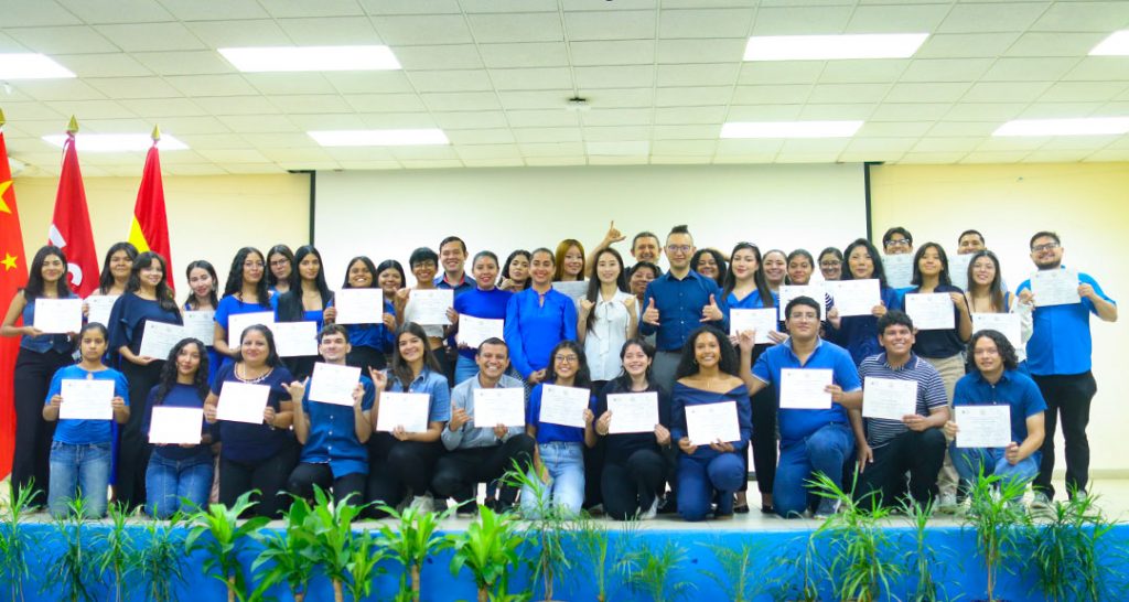Estudiantes celebran habilidades y aprendizajes adquiridos para el dominio del idioma chino