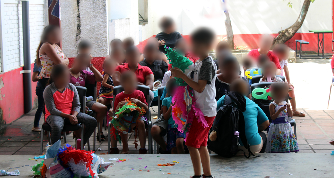 Niños portadores de VIH disfrutan junto a sus familias de una mañana recreativa
