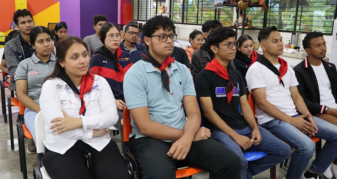 Comunidad universitaria rinde homenaje al legado literario de nuestro Poeta Universal