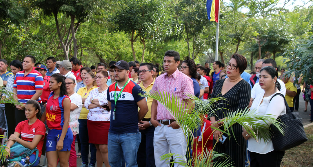 Trabajadores administrativos y deportista.