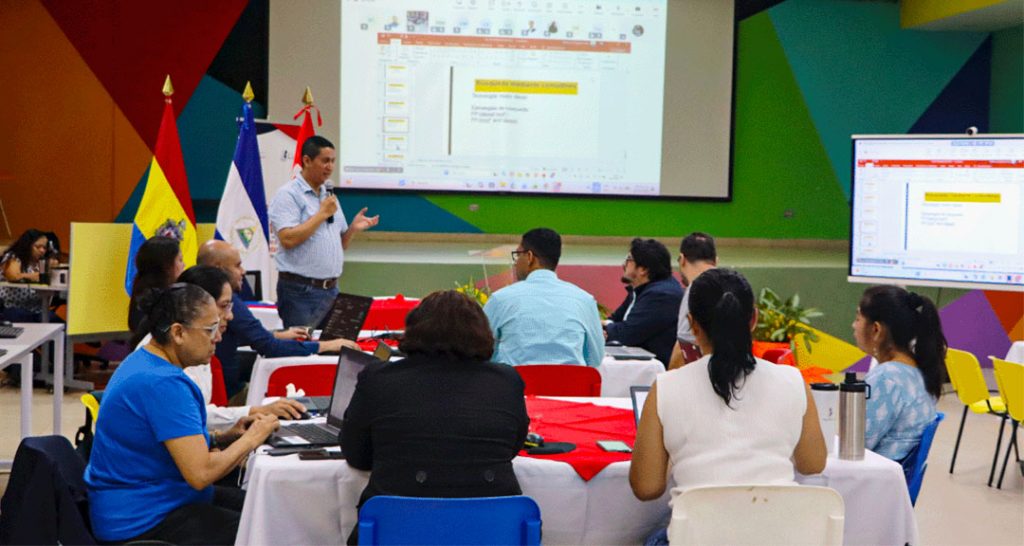 Docentes se apropian del uso de base de datos especializadas en Propiedad Intelectual