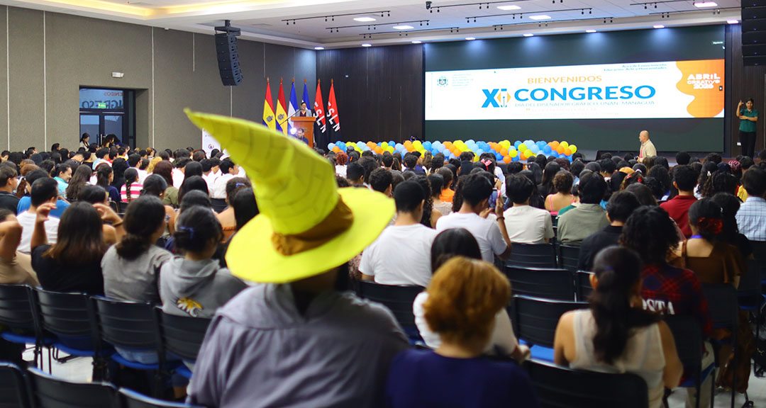 Juventud universitaria participa en XI Congreso del Día del Diseñador Gráfico
