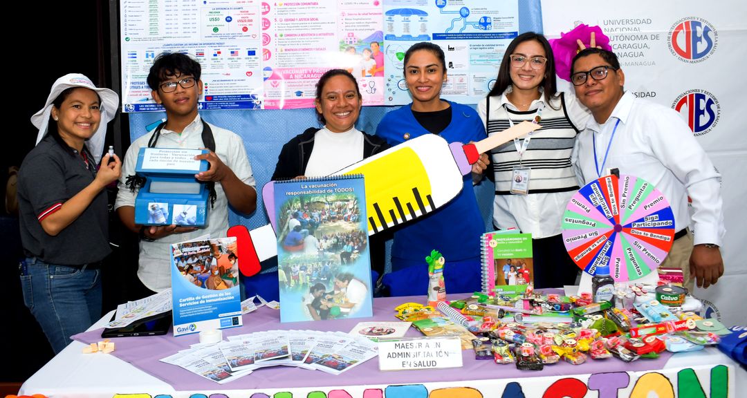 Feria universitaria impulsa la vacunación como pilar de la salud pública