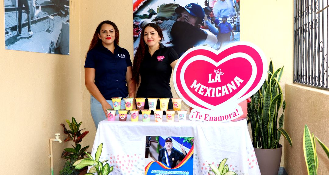 Protagonistas de Academia Brian Wilson combinan el aprendizaje del inglés con el emprendimiento