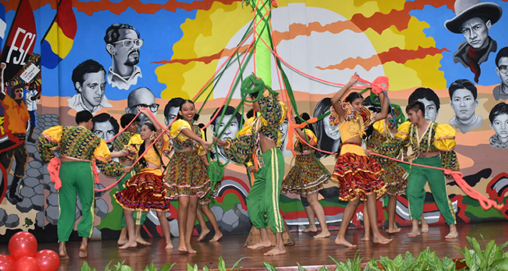 Estudiantes de la Costa Caribe promueven su cultura e identidad en el Festival Mayo Ya