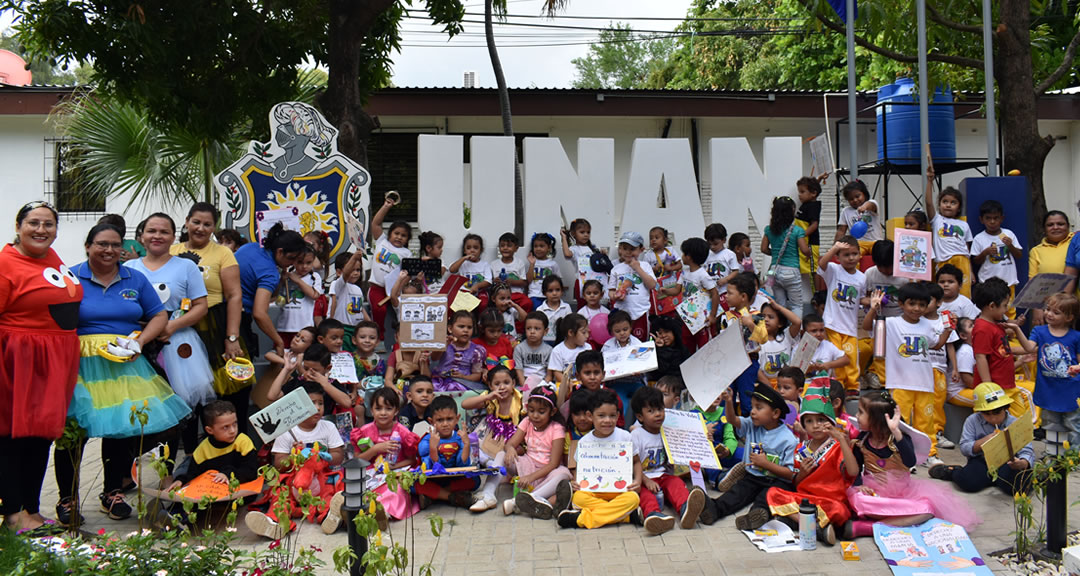 Niñas y niños del Preescolar Arlen Siu celebran el goce pleno de sus derechos