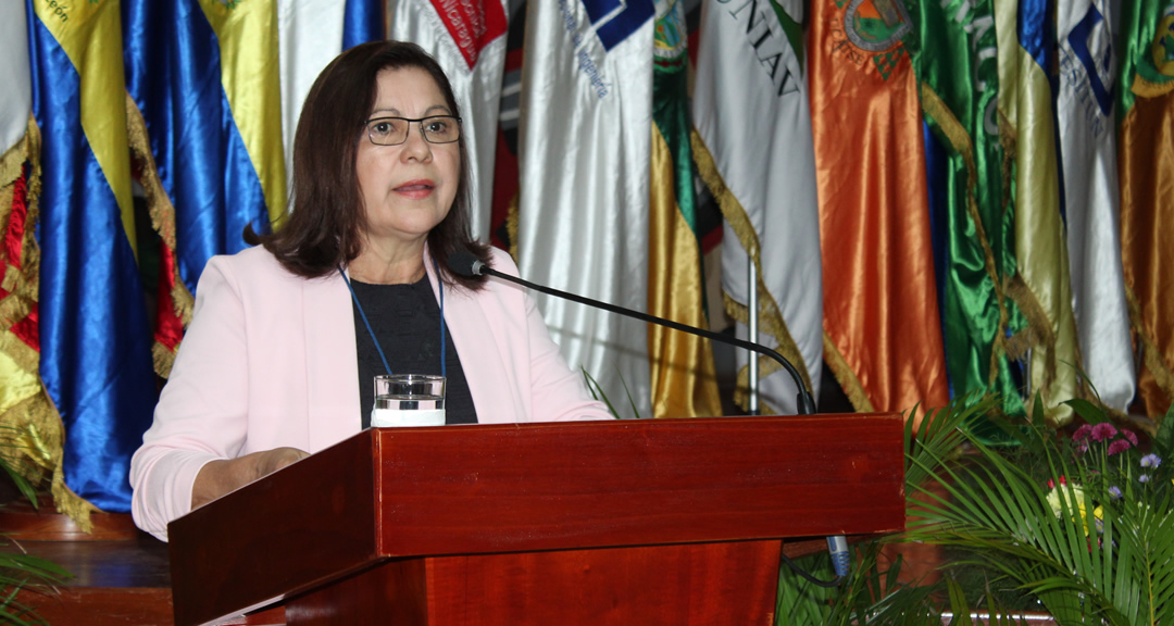 MSc. Ramona Rodríguez Pérez, Presidenta del CNU y Rectora de la UNAN-Managua, durante su discurso.