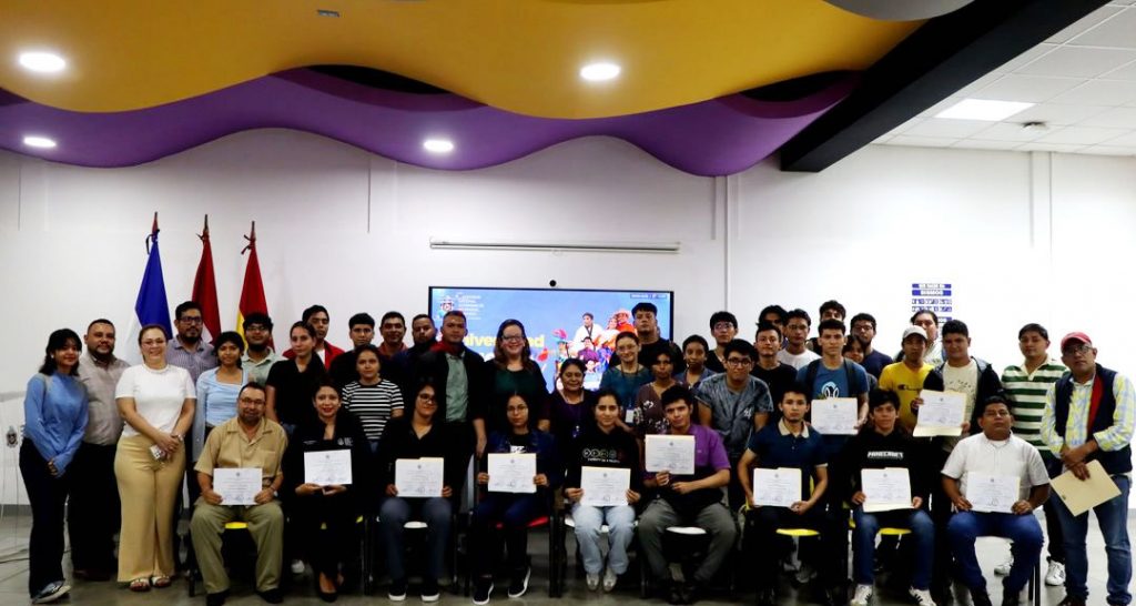 Protagonistas de concursos organizados por Ciencias Básicas y Tecnología reciben reconocimiento