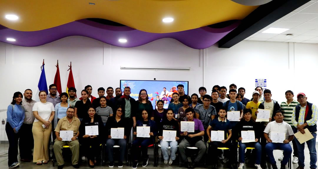 Protagonistas de concursos organizados por Ciencias Básicas y Tecnología reciben reconocimiento