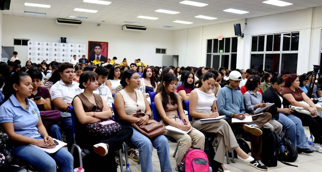 Estudiantes y docentes de Derecho celebran Día Nacional del Abogado y la Abogada
