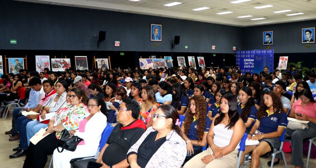 Universitarios celebran semana de la familia con foro interdisciplinario