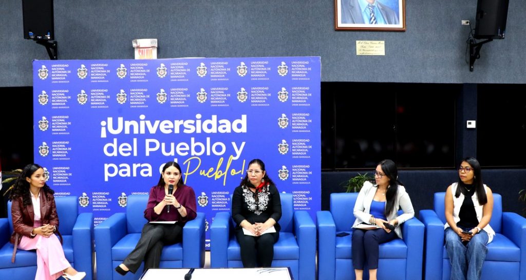 Panel destaca protagonismo y aporte de la mujer en los diferentes espacios sociales