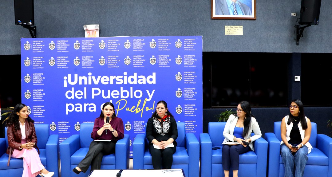 Panel destaca protagonismo y aporte de la mujer en los diferentes espacios sociales
