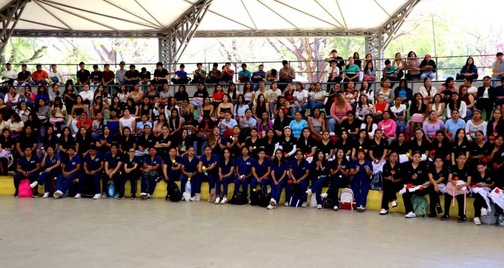 Universitarios participan en diversas actividades conmemorativas al Día de la Mujer