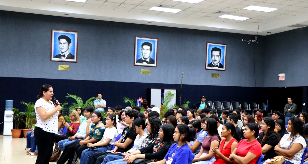 Fomentan en conversatorio el reconocimiento de la diversidad cultural de los pueblos
