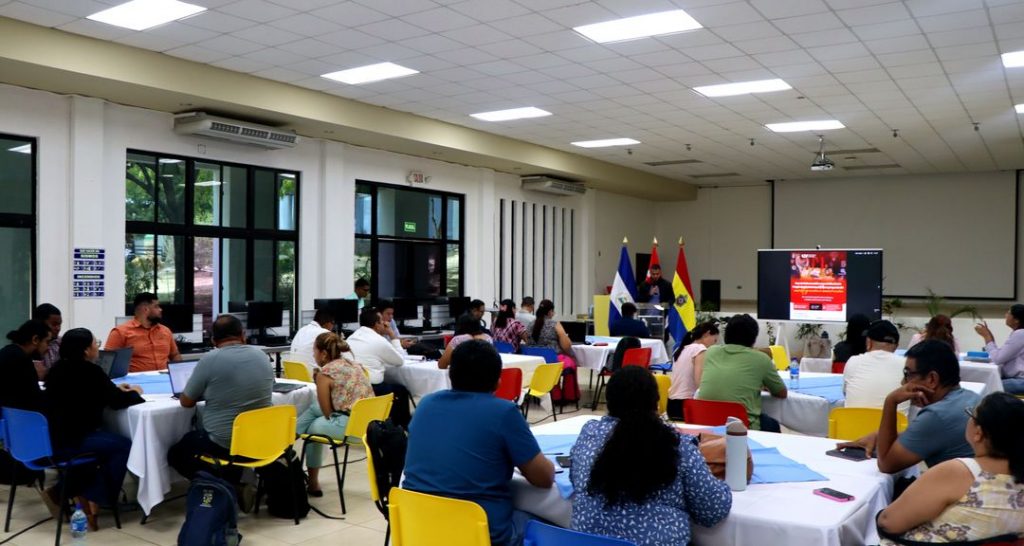 Capacitación docente fortalece la formación de calidad de los estudiantes
