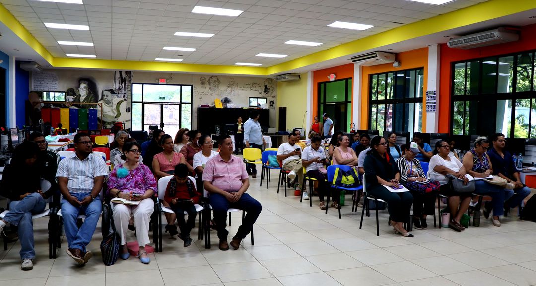 Emprendedores participan en Bootcamp para potenciar sus negocios