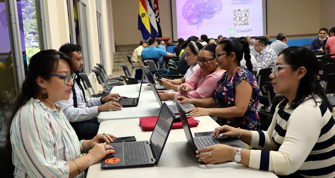 Docentes se capacitan sobre Inteligencia Artificial