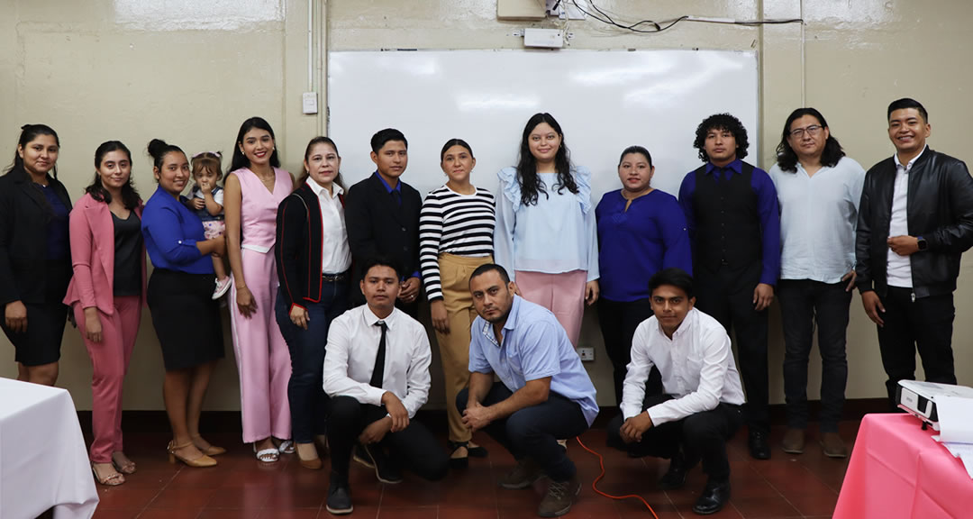 Estudiantes de Lengua y Literatura Hispánicas defienden título PEM