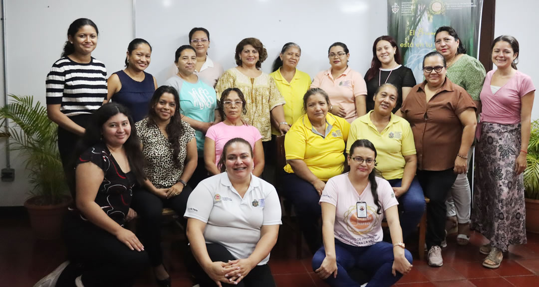 Madres universitarias son protagonistas de espacios de bienestar físico y mental