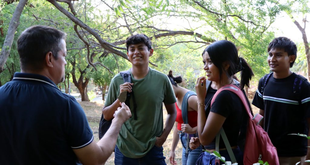 Jóvenes reflexionan sobre el cuido medioambiental desde el ámbito arqueológico