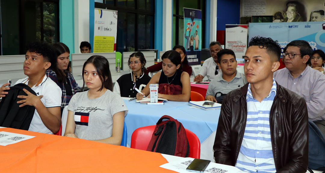 Participantes de JUDC se capacitan previo a la presentación de sus trabajos investigativos