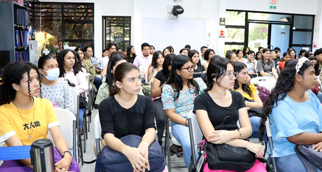 Estudiantes de Comunicación y Psicología reflexionan sobre manipulación informativa en redes sociales