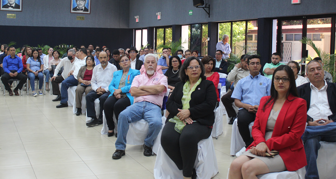 Miembros del Consejo Universitario.