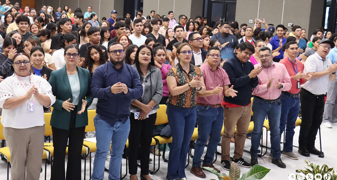 Comunidad universitaria honra el legado literario de Carlos Martínez Rivas