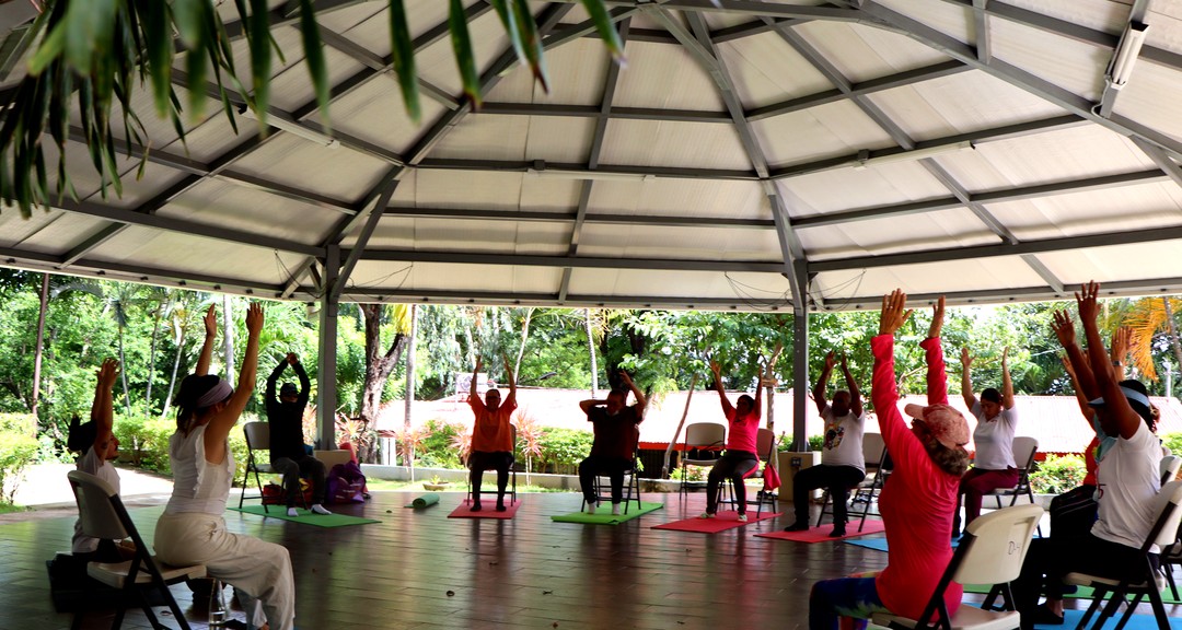 Instituto de Yoga aporta al bienestar físico y emocional de los adultos mayores
