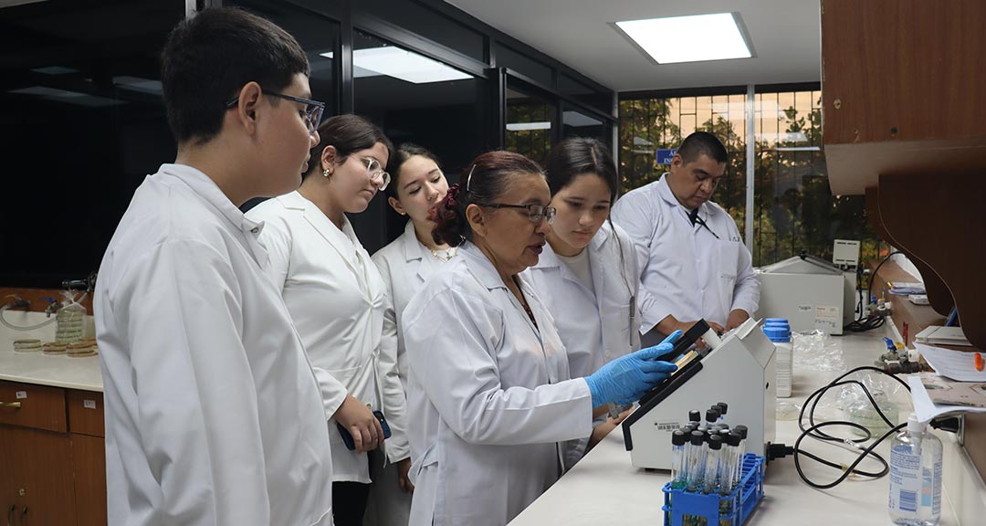 «Un día de biotecnología», despertando el interés científico en las nuevas generaciones