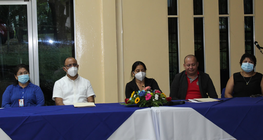 Presidieron el acto inaugural, los académicos: Marlene Muñoz, Julio Orozco, Dalia Sánchez, Harold Gutiérrez y Anielka Carballo.