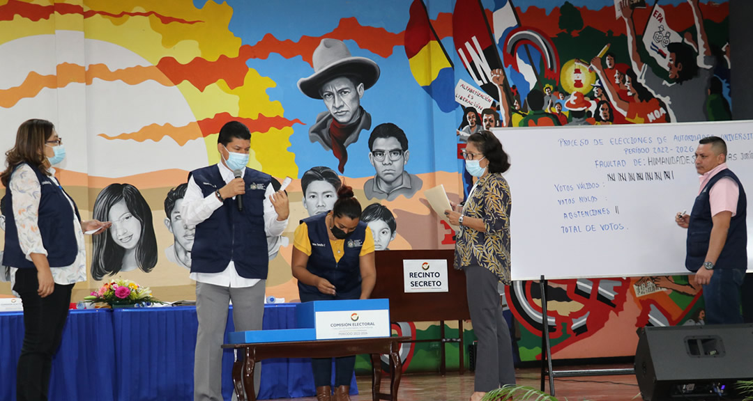 Conteo de votos por el Comité Electoral