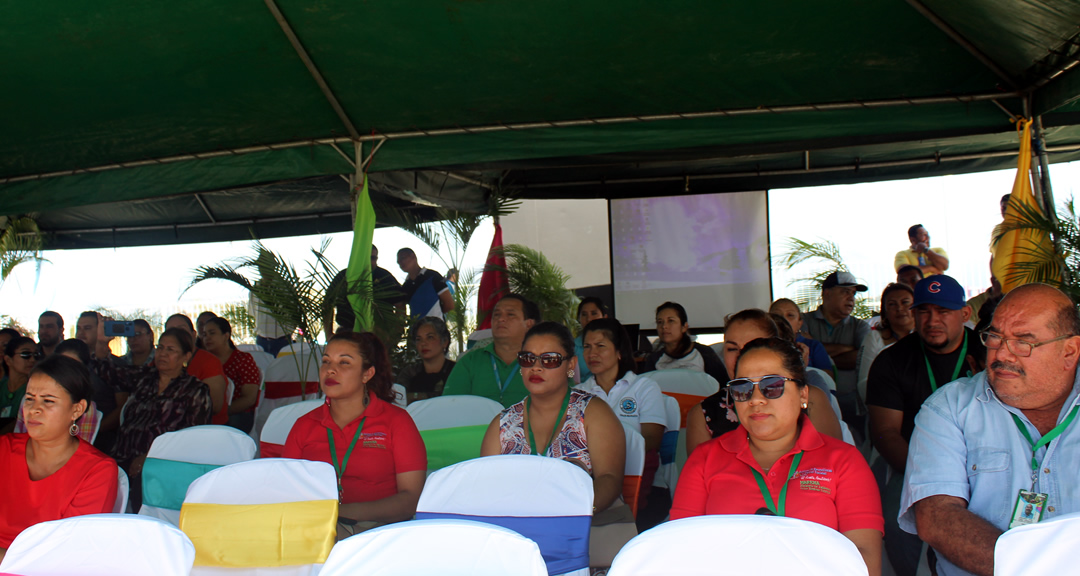 Asistentes al acto del lanzamiento nacional de la Estrategia de Educación Ambiental.