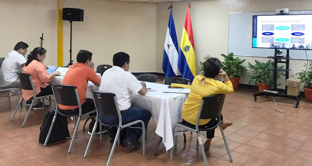 Conferencia con representantes de la Asociación Columbus