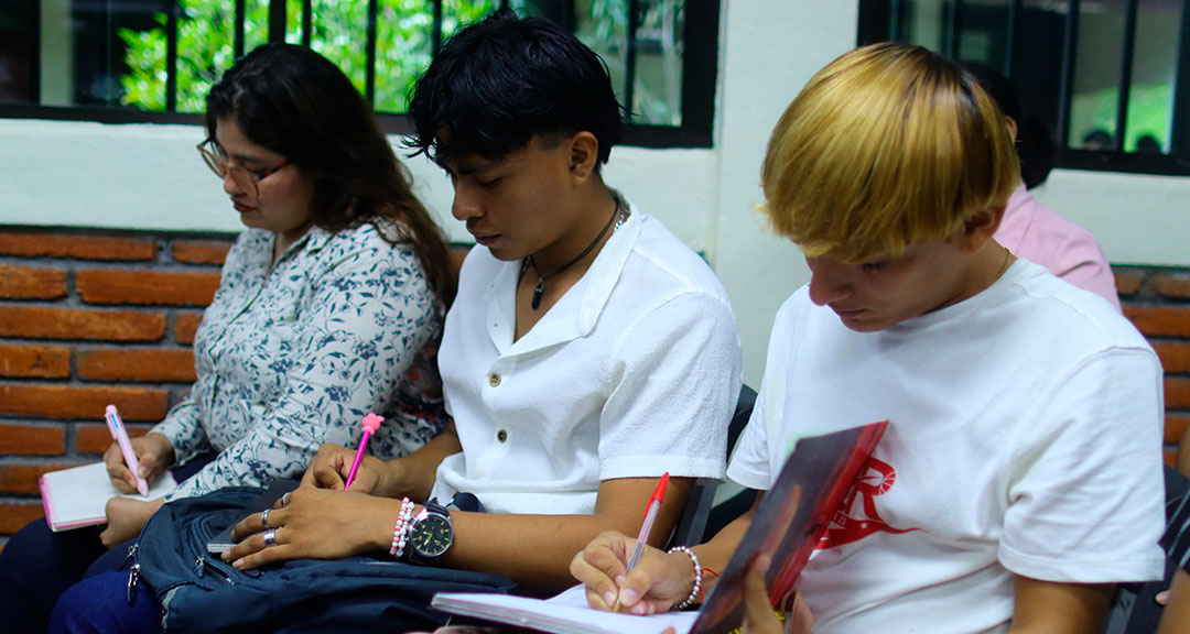 Estudiantes participan en intercambio con el compañero Istillarte