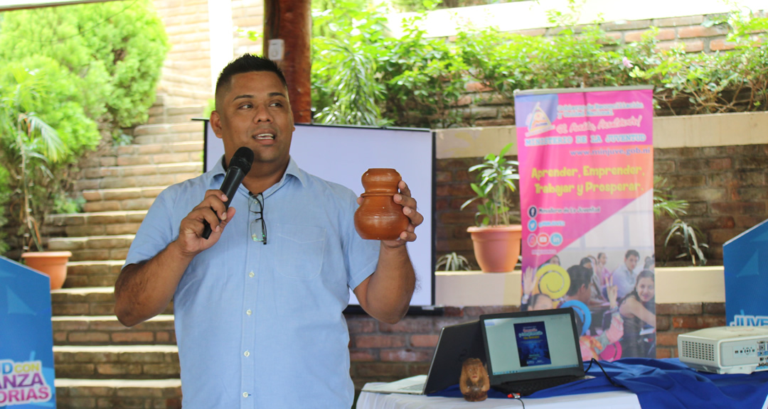 Maestro Ernesto Gómez Salazar, facilitador del intercambio.