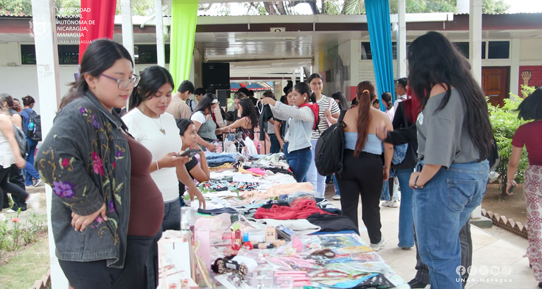 Protagonistas celebran a las madres con feria de emprendimientos
