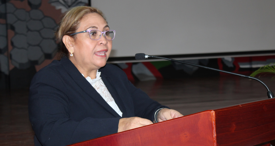 Dra. Eunice Rivas Robleto, Secretaria ejecutiva del CONICYT, durante el encuentro.