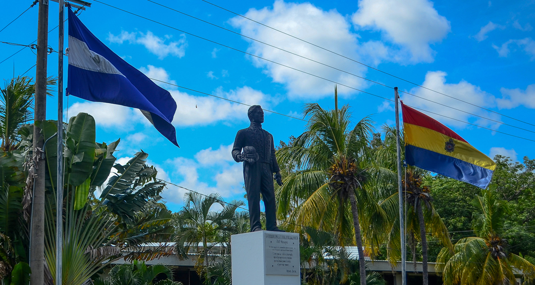 Monumento a Rubén Darío en el Recinto Universitario que lleva su nombre. 