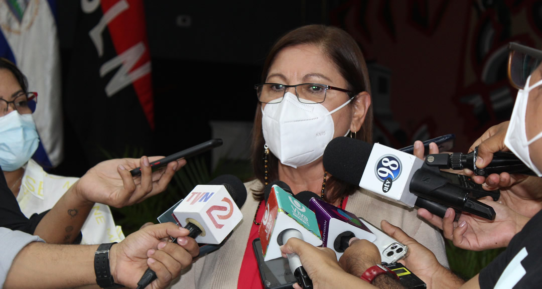 Maestra Ramona Rodríguez Pérez durante la inauguración del Programa