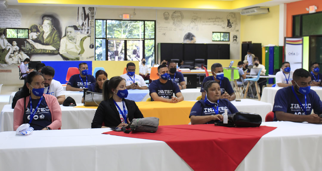 Docentes que participaron en el taller