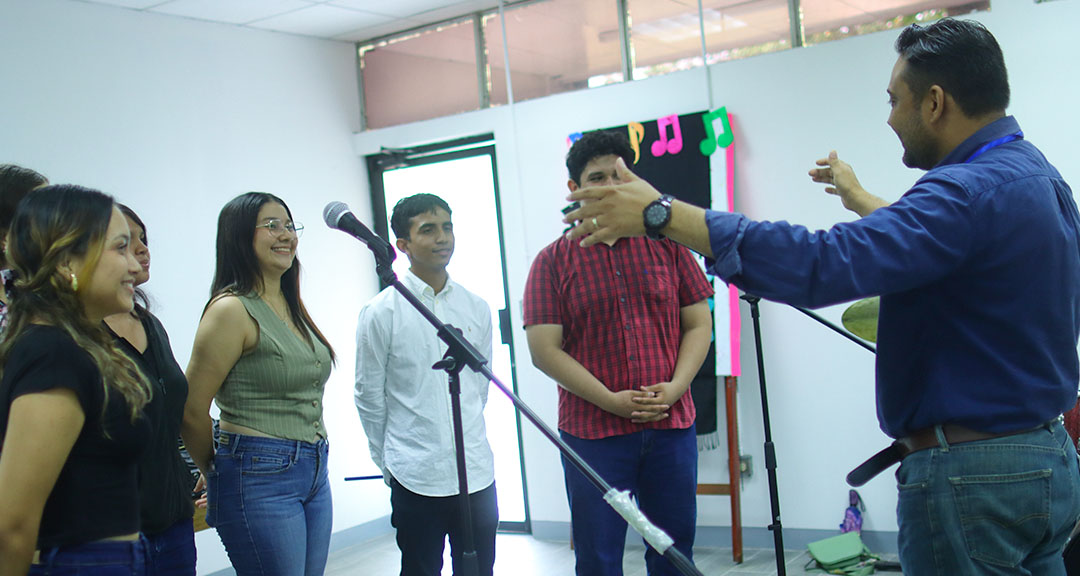 Celebramos a los Docentes Revolucionarios y Evolucionarios en Nicaragua