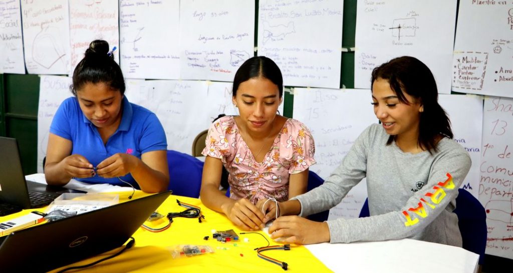 Campamento de tecnología “Las Diosas” fortalece la innovación y sostenibilidad