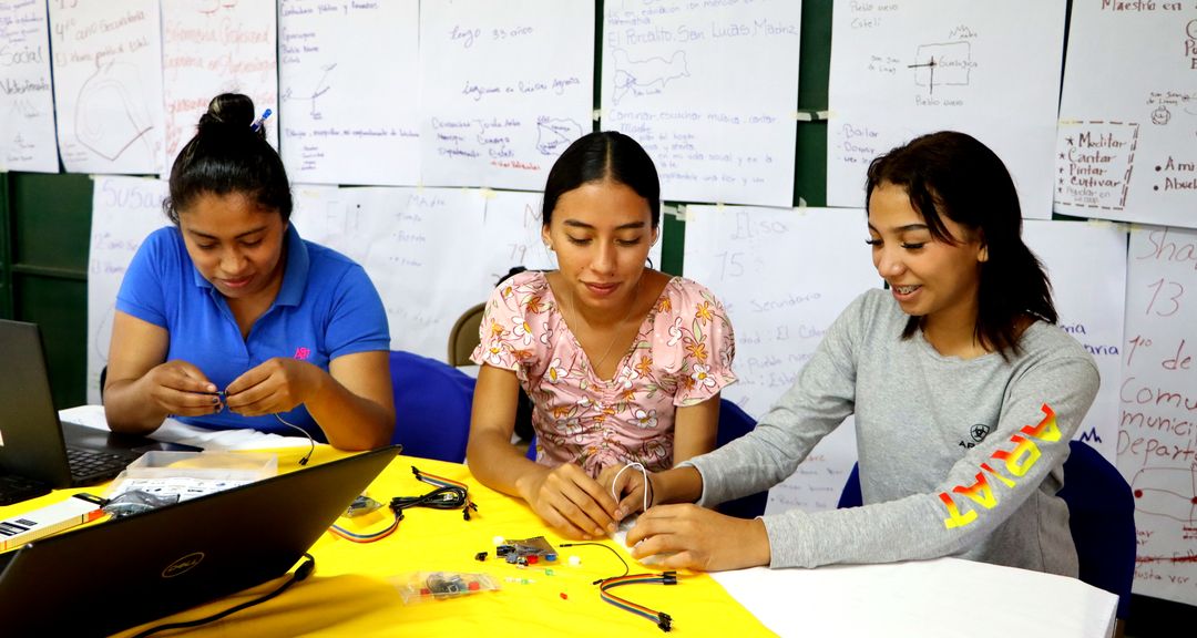 Campamento de tecnología “Las Diosas” fortalece la innovación y sostenibilidad