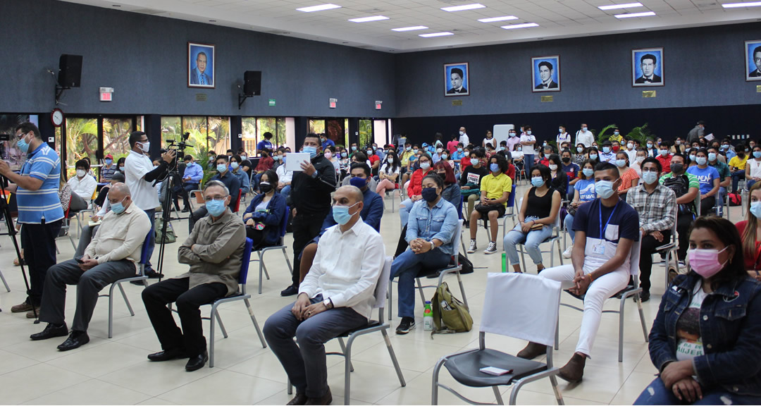 Asistentes al conversatorio de solidaridad con Palestina.